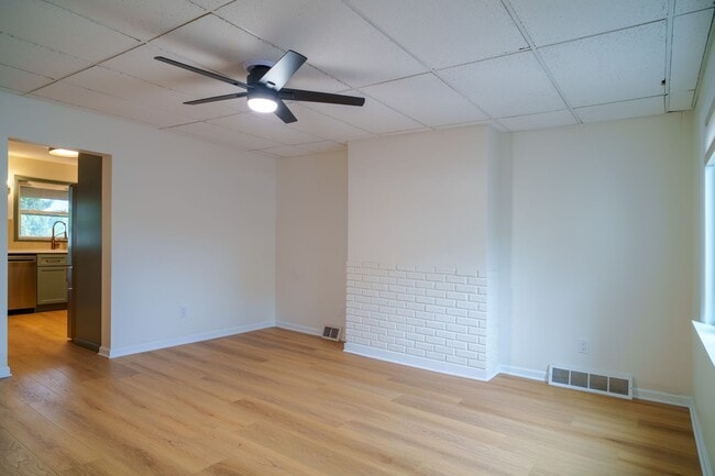Photo - 3157 Shadeland Ave Unit Apt 1