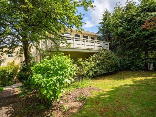 Photo - 2Bd/1.25Ba Seattle Townhouse