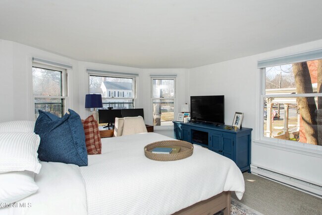 Photo - 590 N Broadway Unidad 2