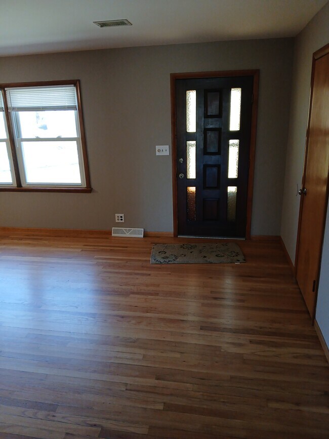 Photo - 7430 NW Locust Dr