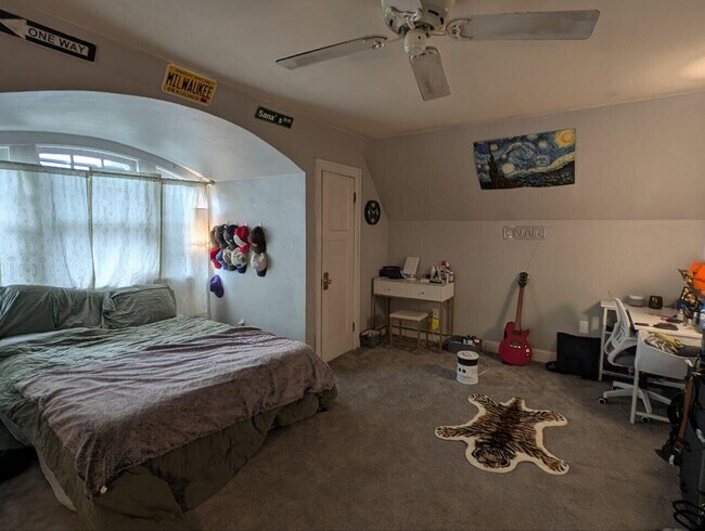 Photo - 3040 N Farwell Ave