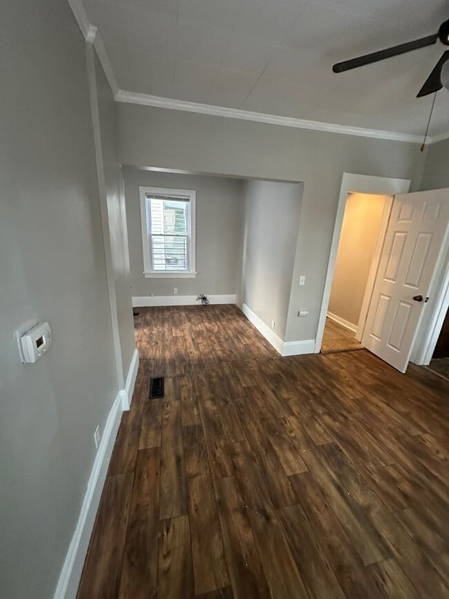 Photo - 684 W Broad St