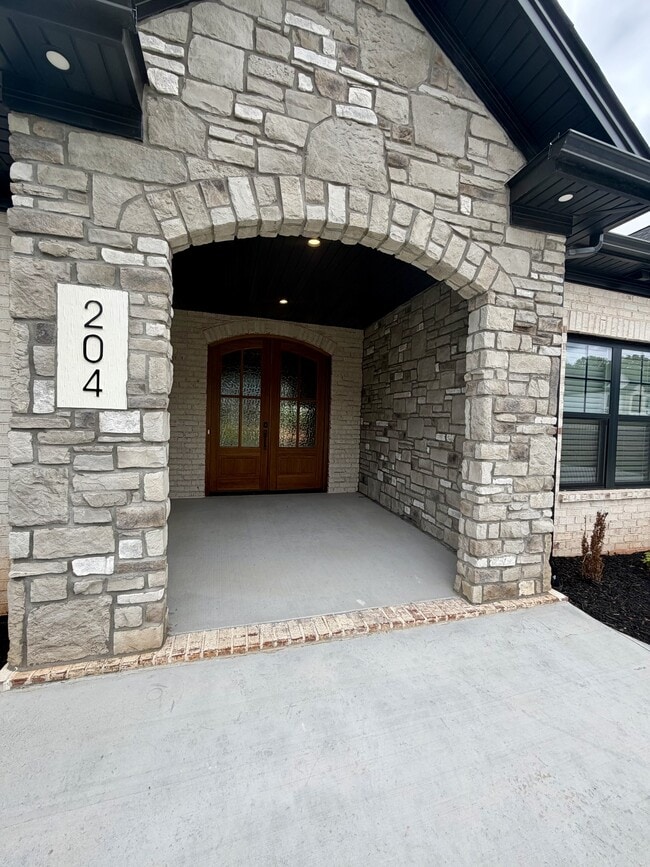 Photo - 204 Crest Ridge Ct