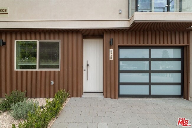 Building Photo - 5530 Sunnyslope Ave Rental