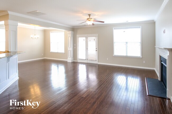 Photo - 3212 Pitchback Way