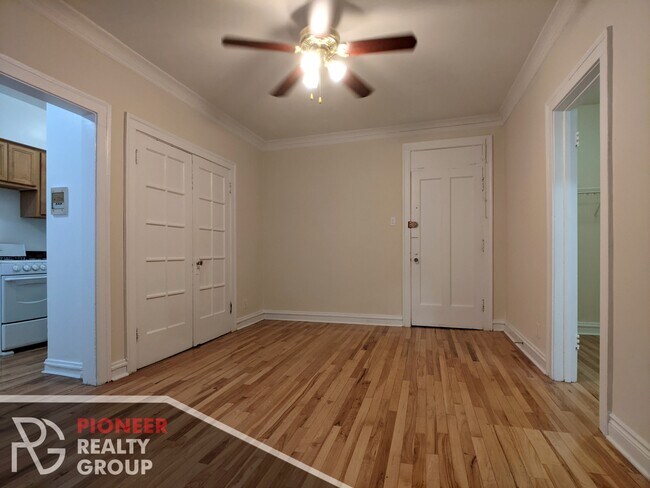 Photo - 4647 N Paulina St