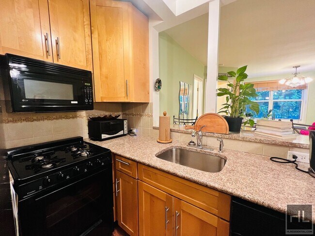 Photo - East 54th Street Unidad 1J