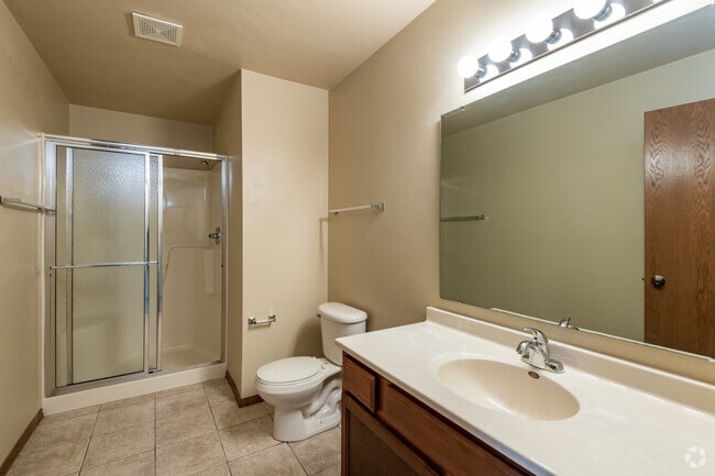 2 BR, 2 BA - 1,240SF