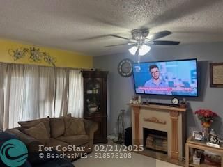 Photo - 2500 Coral Springs Dr Unidad 301 Rental