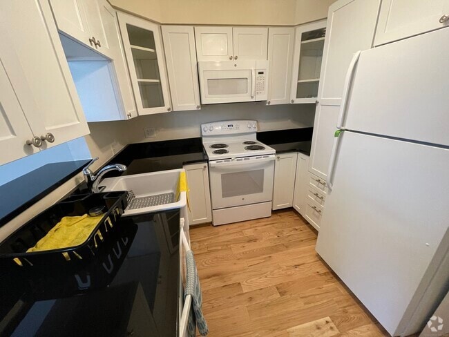 Building Photo - 333 Vincelette St Rental
