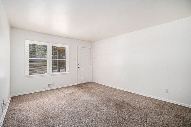 Photo - 9014 Bayless Rd