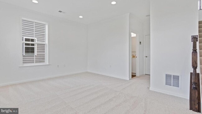 Photo - 610 Hemsworth Ln