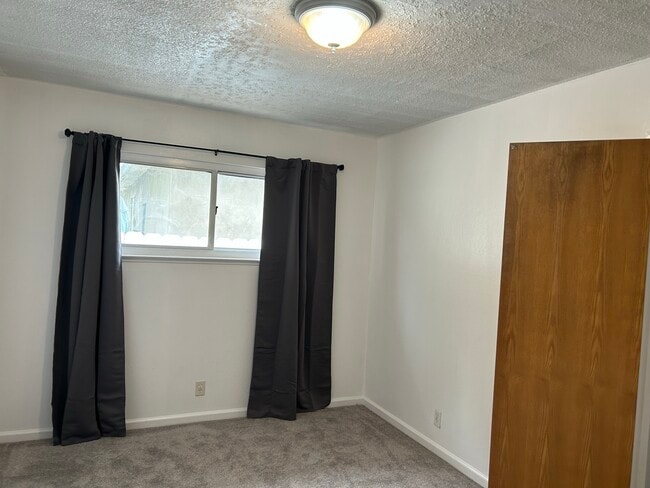 Photo - 313 Lakeview Rd