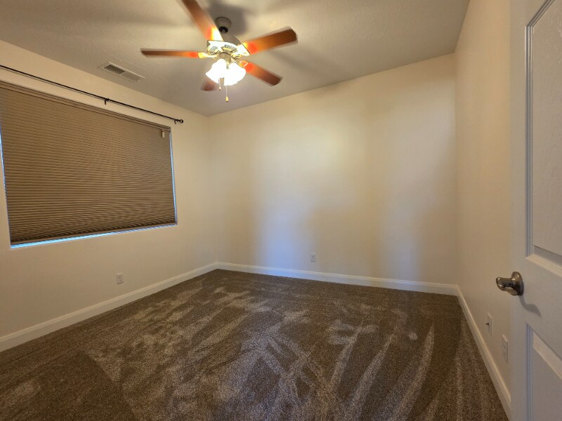 Photo - 311 920 N