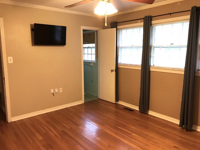 Photo - 3708 50th St