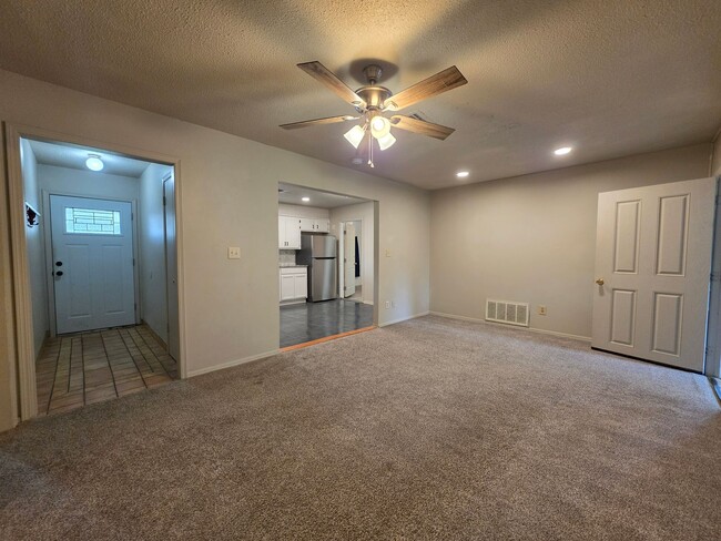 Photo - Cute 4 bedroom home in Shawnee