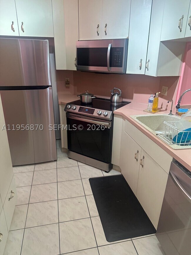 Photo - 855 NE 209th St Unit 203-34