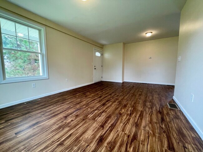 Photo - 520 Worthington Ridge