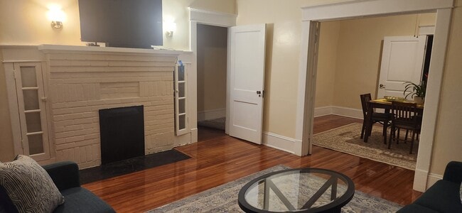 Photo - 703 W Markham Ave