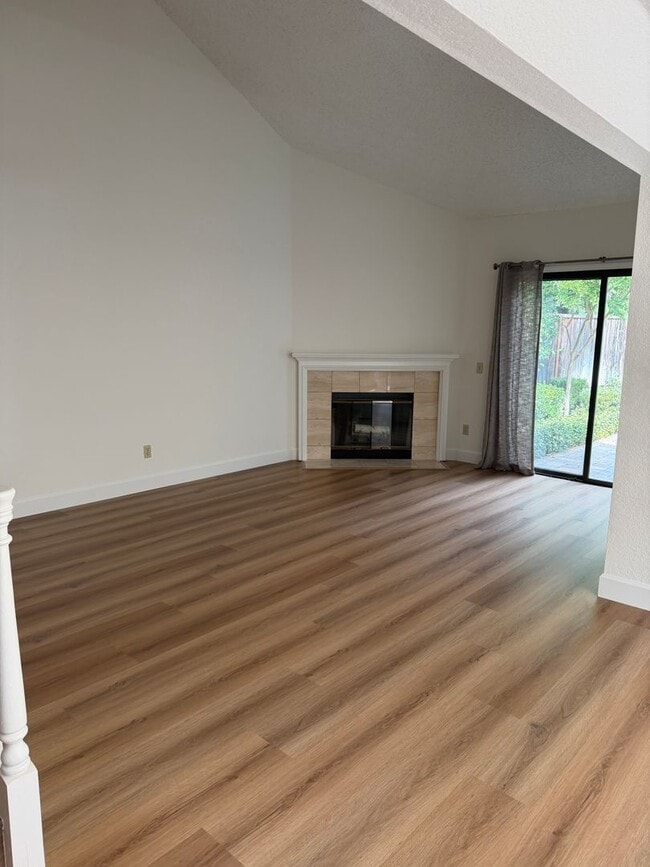 Photo - 230 Bridgeside Cir
