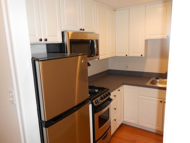 Building Photo - 1 Haviland St Unit 18-47 Rental