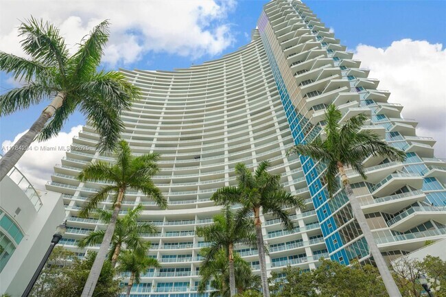 Building Photo - 2020 N Bayshore Dr Unit 3607 Rental