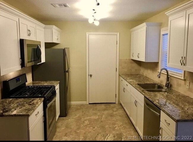Photo - 1419 E 42nd St