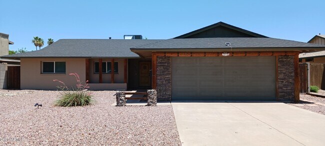 Photo - 1310 E Minton Dr House