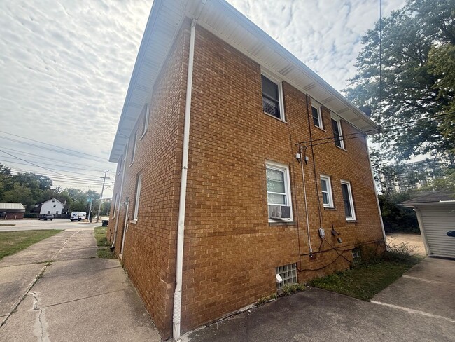 Photo - 26631 Lakeshore Blvd