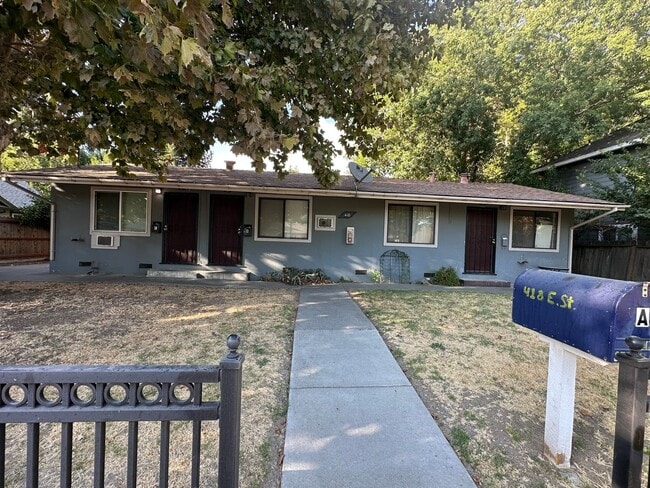 Photo - Remodeled Studio Near Sutter Park & Tower ... Unidad C
