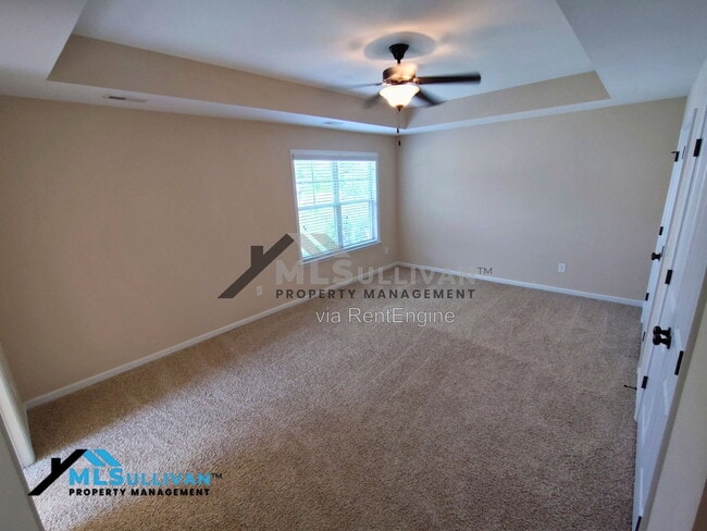 Photo - 207 Maple Walk St