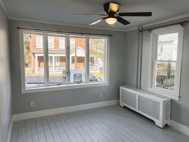 Photo - 241 Market St