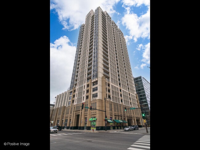 Building Photo - 1400 S Michigan Ave Unit 2009