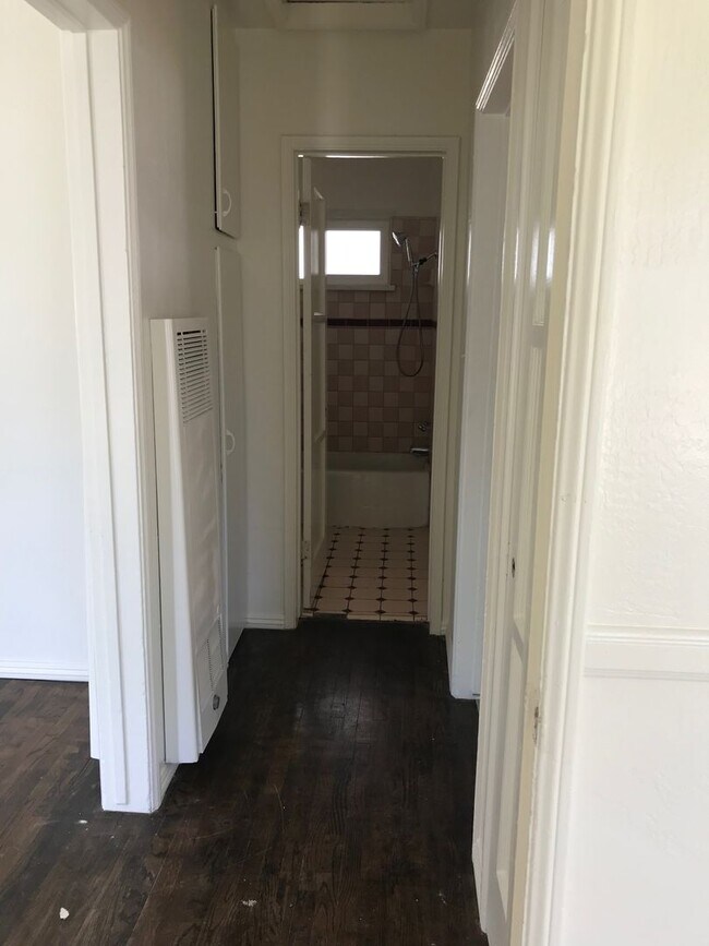 Photo - 242 E Alexander Ave