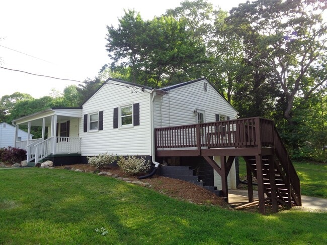 Photo - 2-bedroom House off Country Club