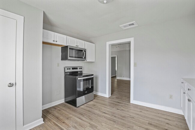 Photo - 531 E Morton St