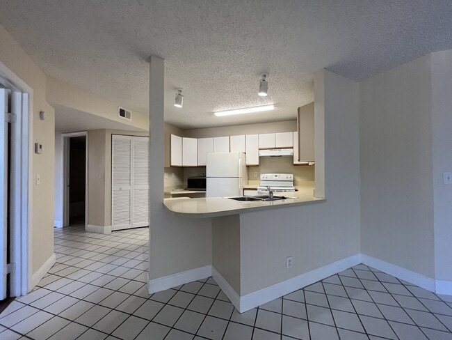 Photo - 4015 W McNab Rd
