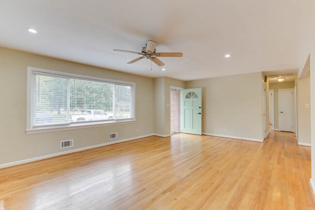 Photo - 1701 Meredith Rd