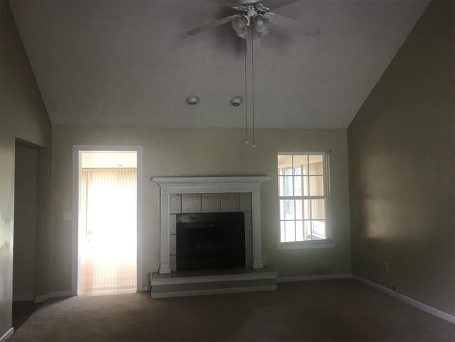 Photo - 271 Bobbie St