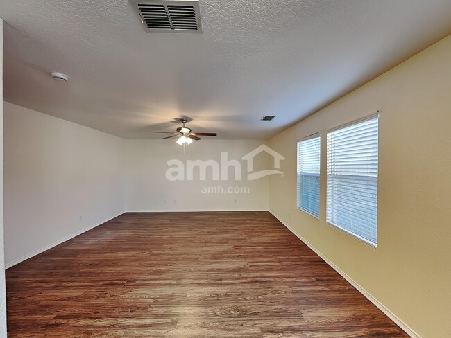 Photo - 715 Rodeo Ranch