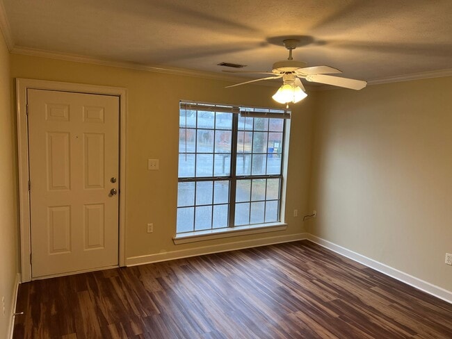 Photo - 371 Farris Rd