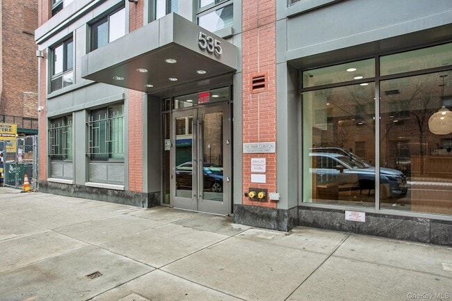 Building Photo - 535 W 52nd St Unit 6-E