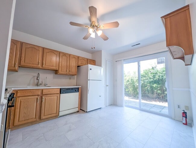 Photo - 79 Renaissance Ln