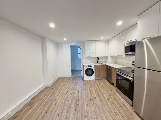 Photo - 940 W Carmen Ave Unit 1