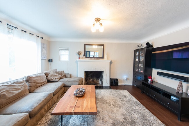 Photo - 2323 NE 89th St