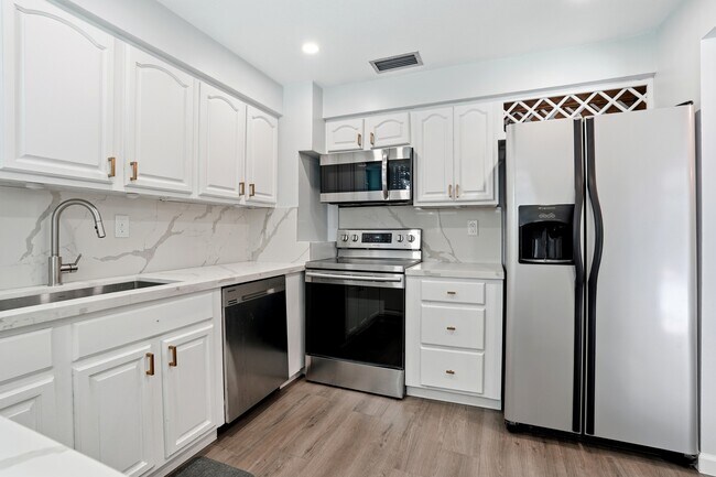 Photo - 4502 Parrot Ave