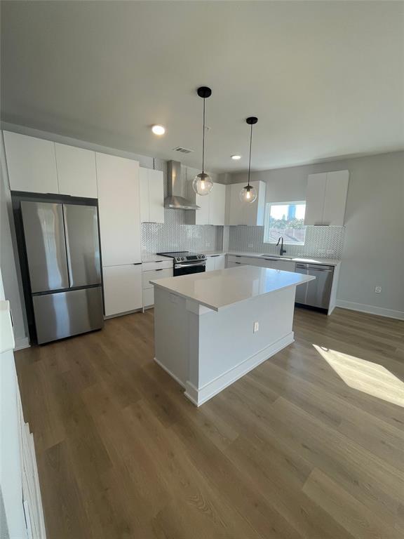 Building Photo - 2500 Longview St Unit 400