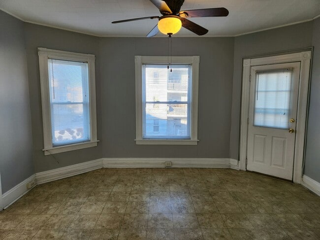 Building Photo - 617 Rimmon St Unit 2 Rental