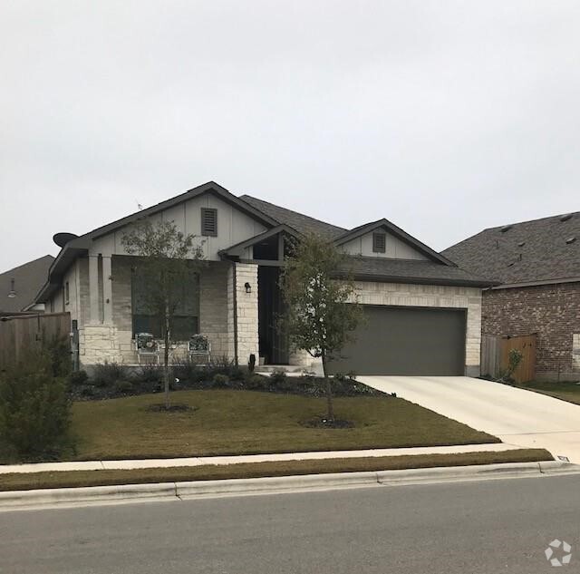 Building Photo - 825 Whitetail Dr Rental