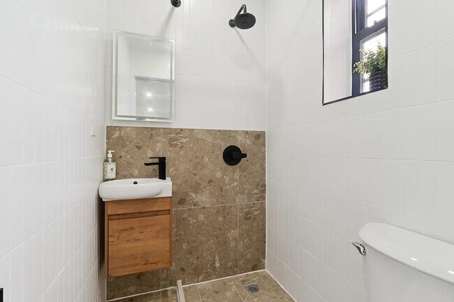 Photo - 176 Rivington St Unidad 6